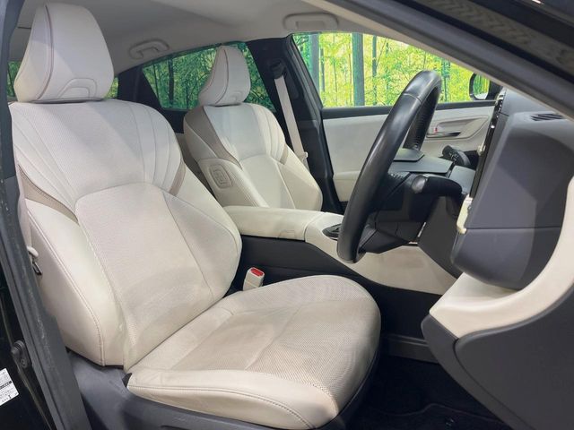 Toyota Crown Crossover 12