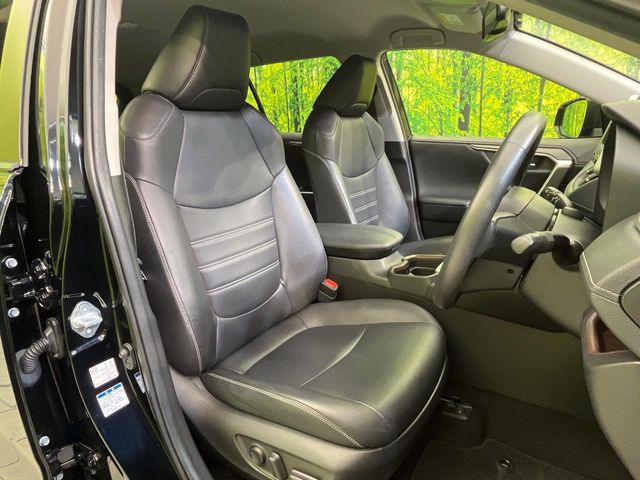 Toyota RAV4 8