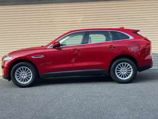 Jaguar F-Pace 11
