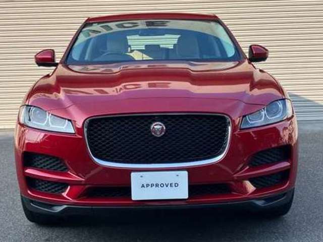 Jaguar F-Pace 8