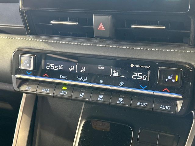 Toyota Noah 7
