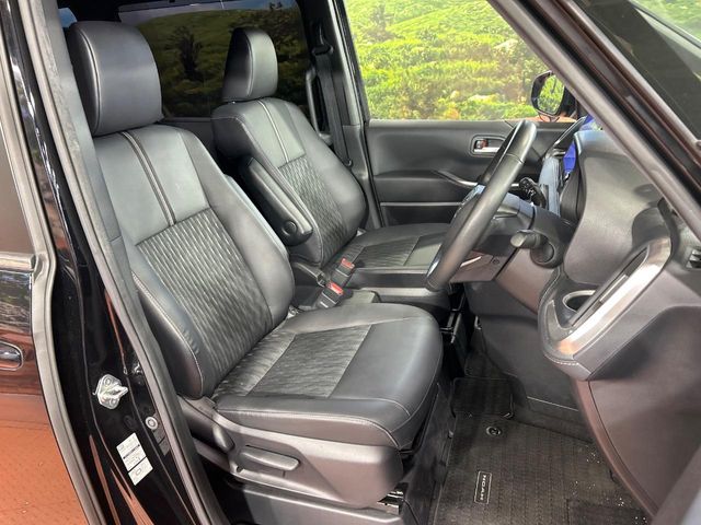 Toyota Noah 8