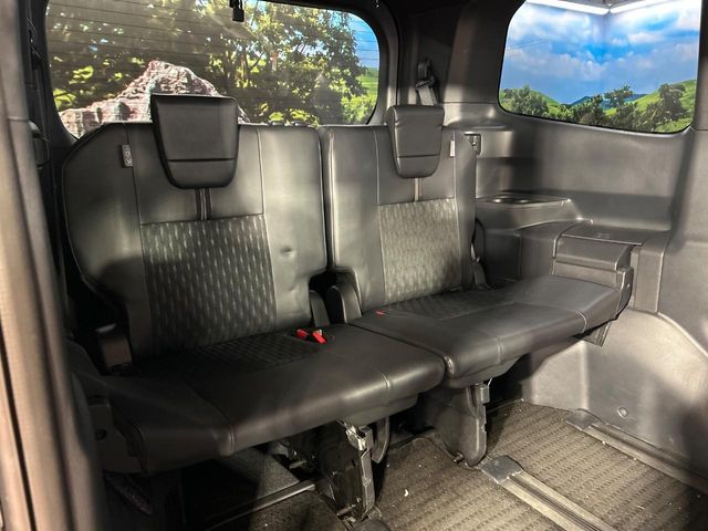 Toyota Noah 10