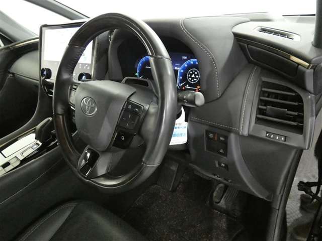 Toyota Vellfire 4