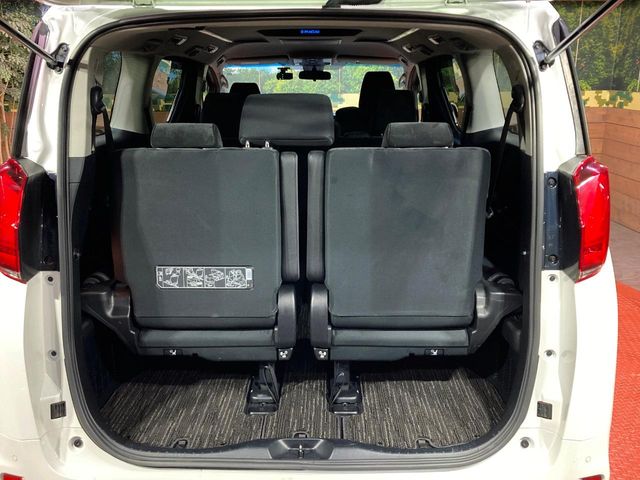 Toyota Alphard 11