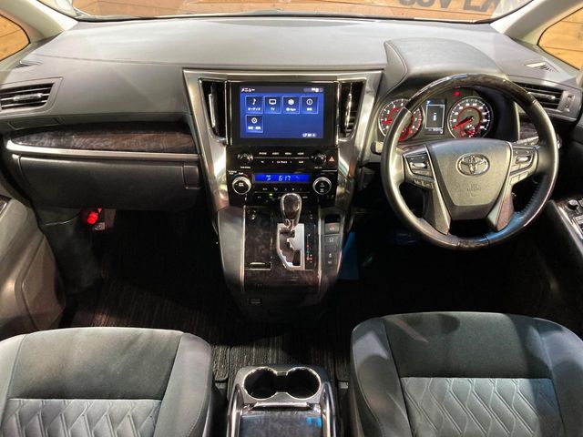 Toyota Alphard 2
