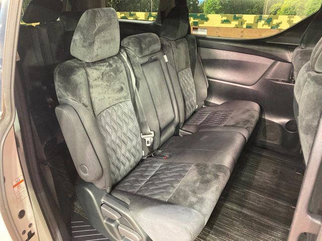 Toyota Alphard 9
