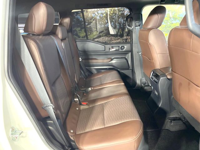 Toyota Land Cruiser 250 11