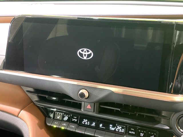 Toyota Crown Crossover 3