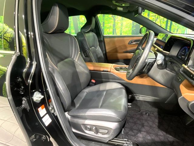 Toyota Crown Crossover 9