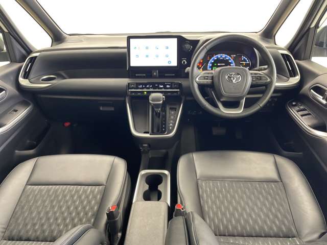 Toyota Noah 3