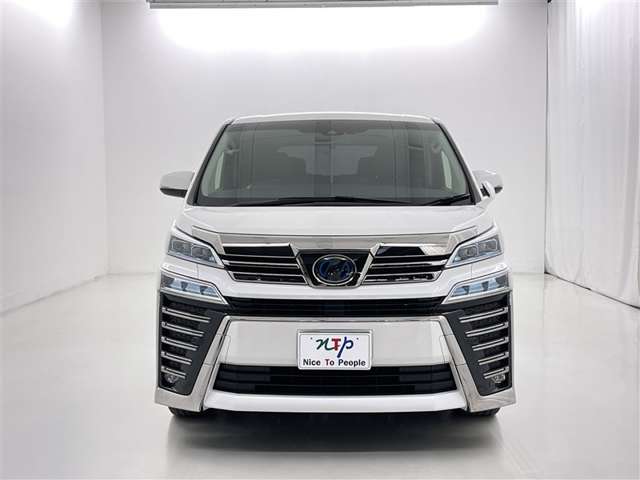 Toyota Vellfire 4