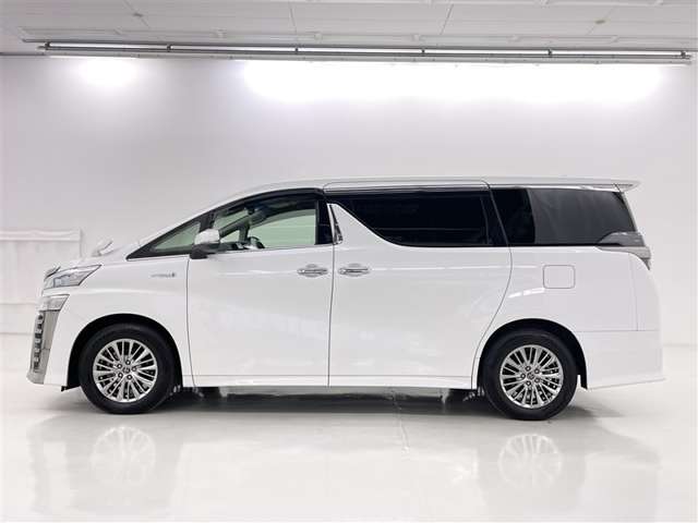 Toyota Vellfire 5