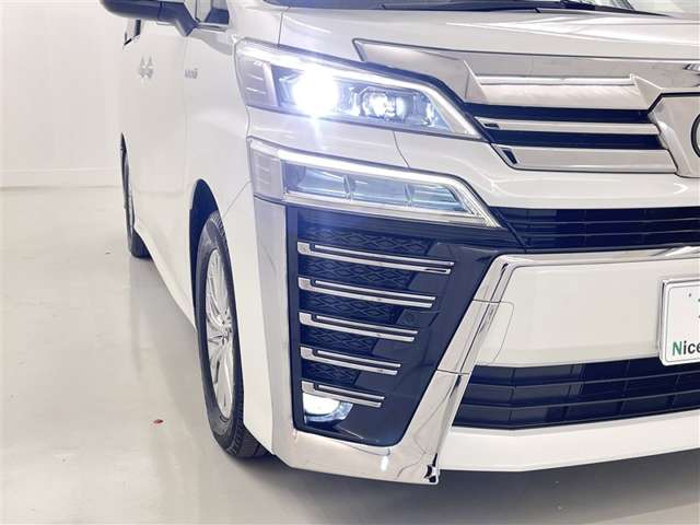 Toyota Vellfire 8