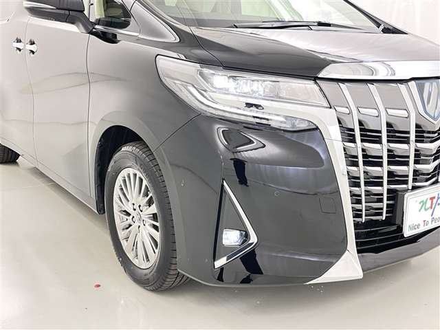 Toyota Alphard 8
