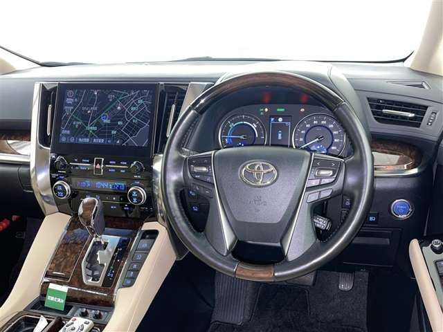 Toyota Alphard 9