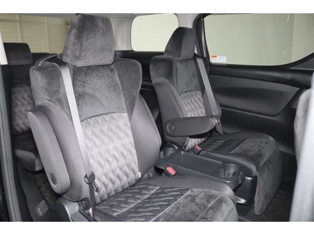 Toyota Alphard 12