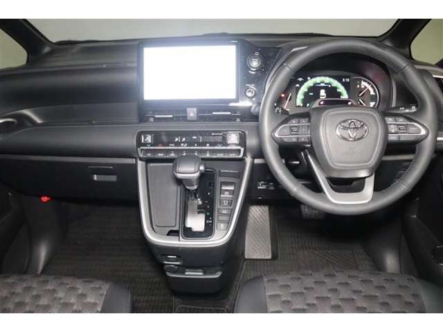 Toyota Voxy 2