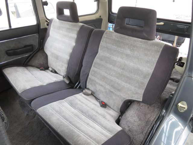 Toyota Land Cruiser 60 11