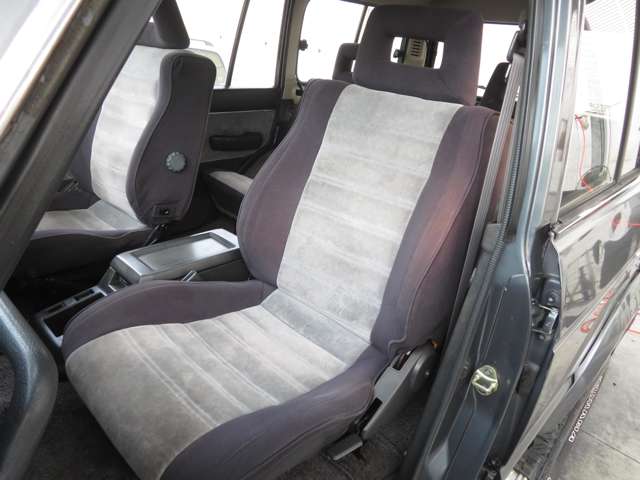 Toyota Land Cruiser 60 10