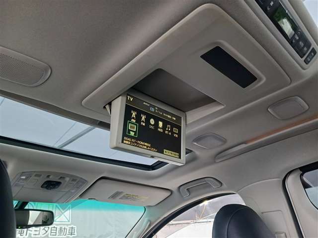 Toyota Alphard Hybrid 5