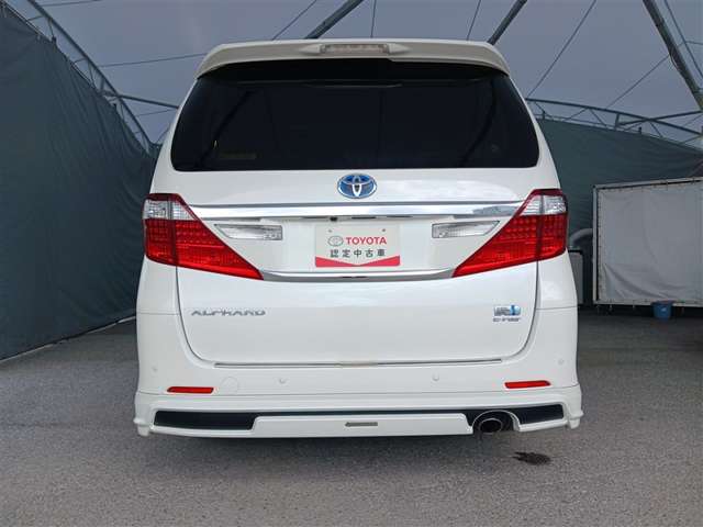Toyota Alphard Hybrid 6
