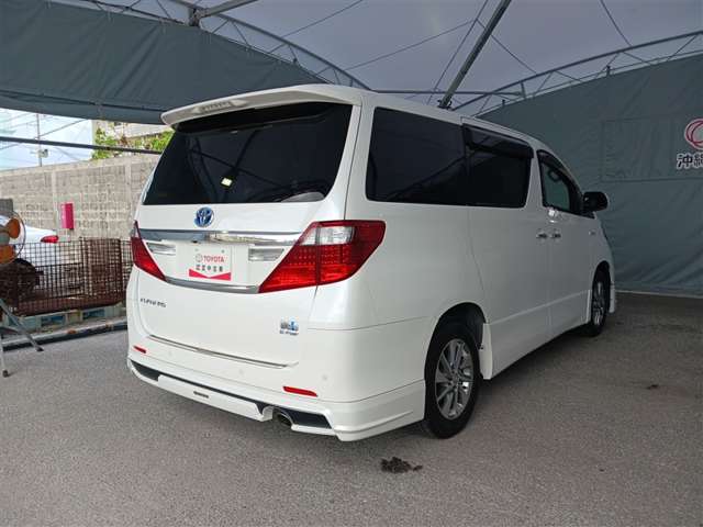 Toyota Alphard Hybrid 8