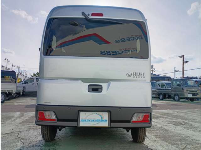 Daihatsu Hijet Cargo 11