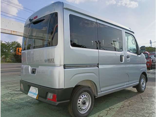 Daihatsu Hijet Cargo 12