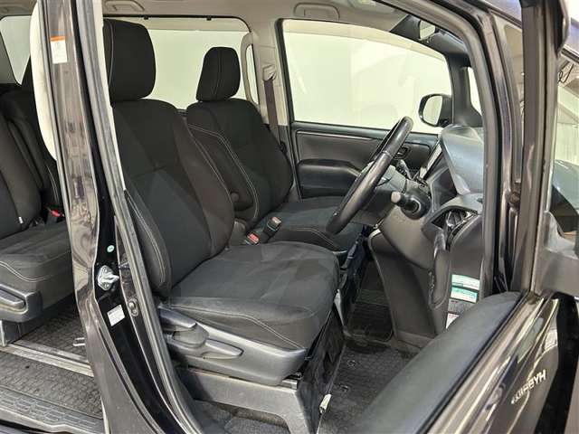 Toyota Esquire 9
