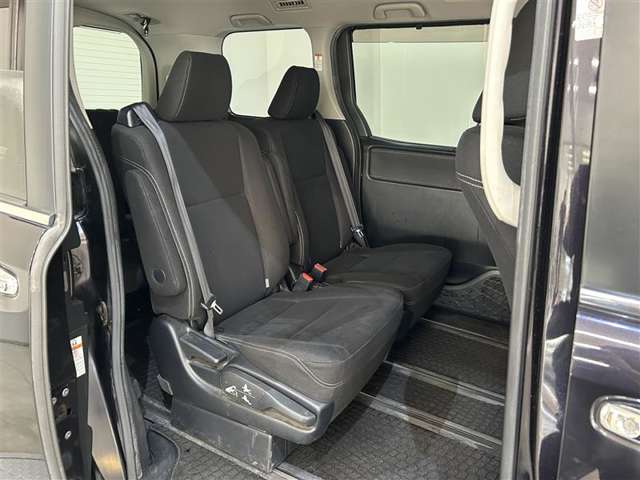 Toyota Esquire 10