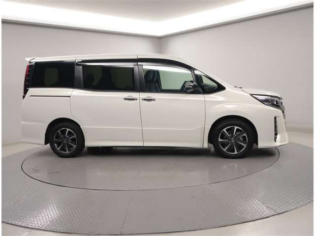 Toyota Noah 2