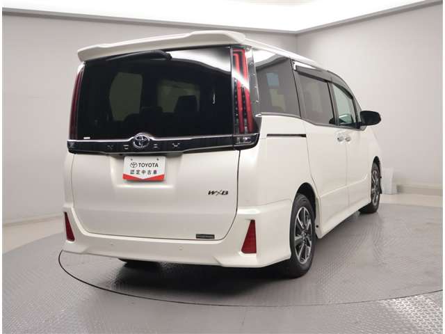 Toyota Noah 3