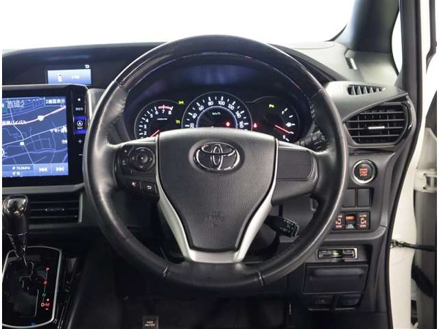 Toyota Noah 6
