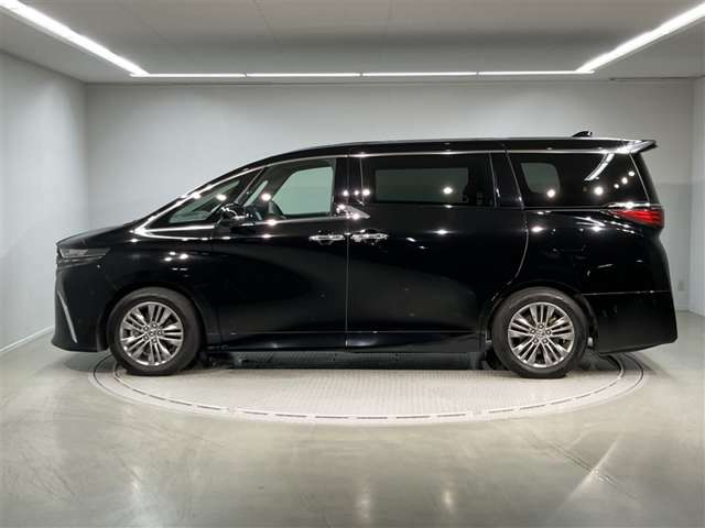 Toyota Alphard 2