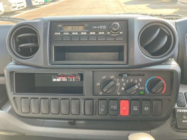 Hino Dutro 12