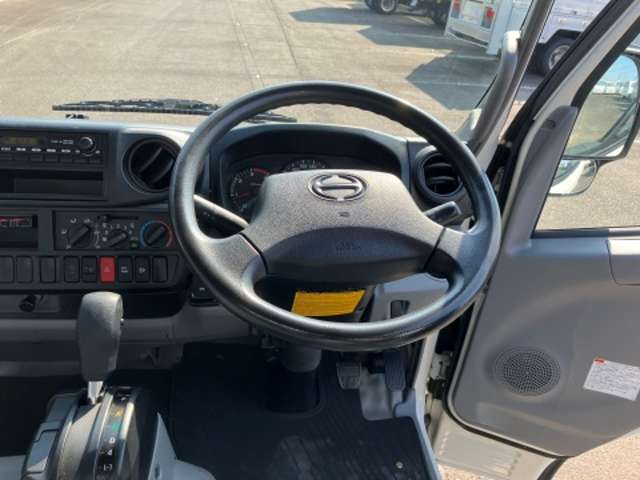 Hino Dutro 10