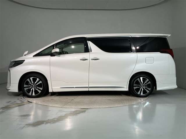 Toyota Alphard 5