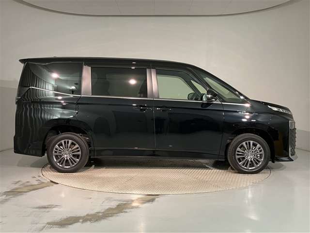 Toyota Voxy 6