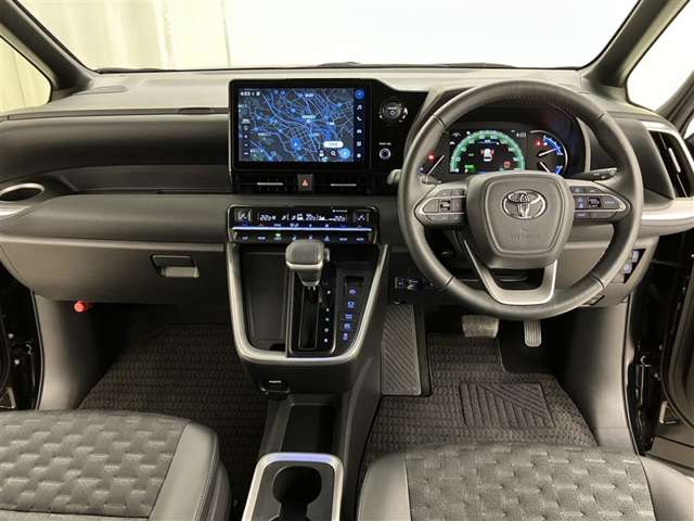 Toyota Voxy 8