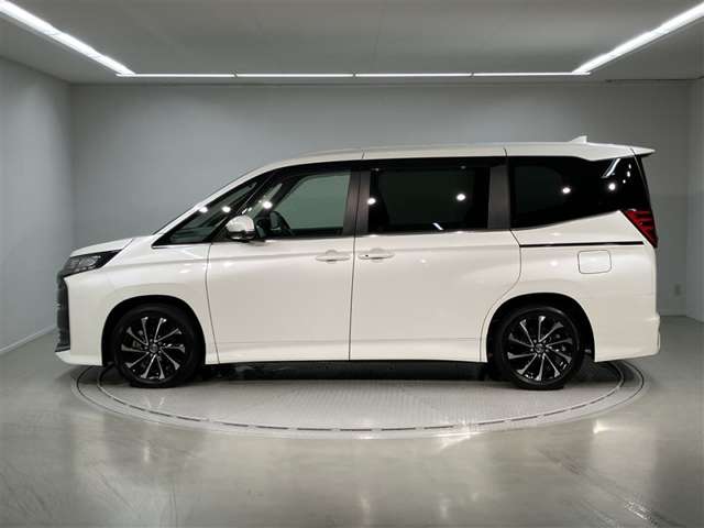 Toyota Noah 2