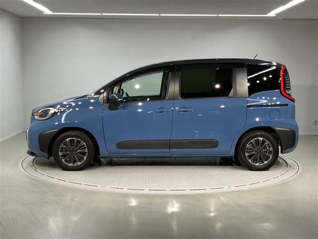 Toyota Sienta 2
