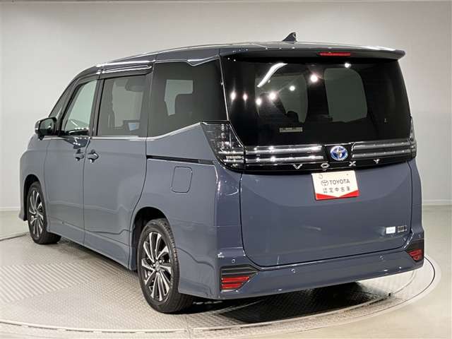 Toyota Voxy 5