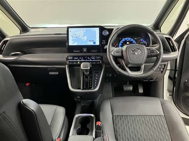 Toyota Noah 7
