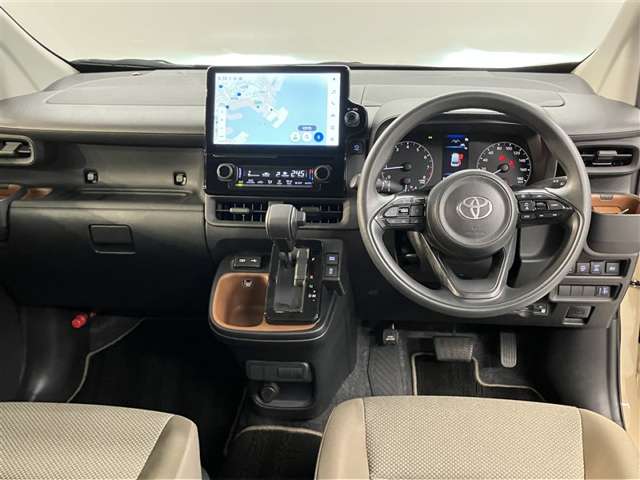Toyota Sienta 6