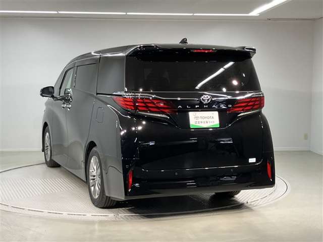 Toyota Alphard 4