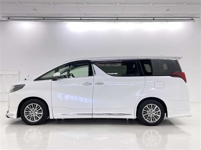Toyota Alphard 5