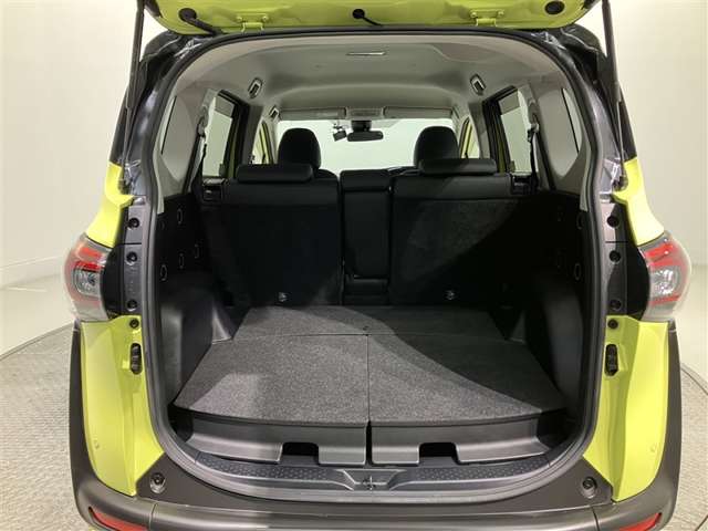 Toyota Sienta 9