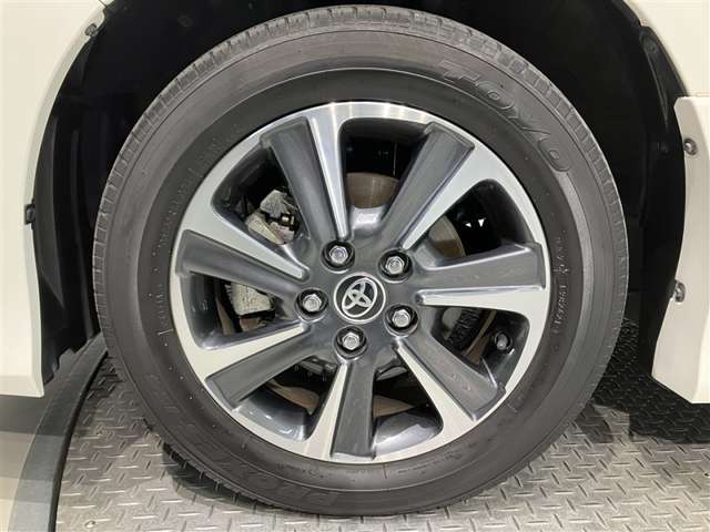 Toyota Noah 9