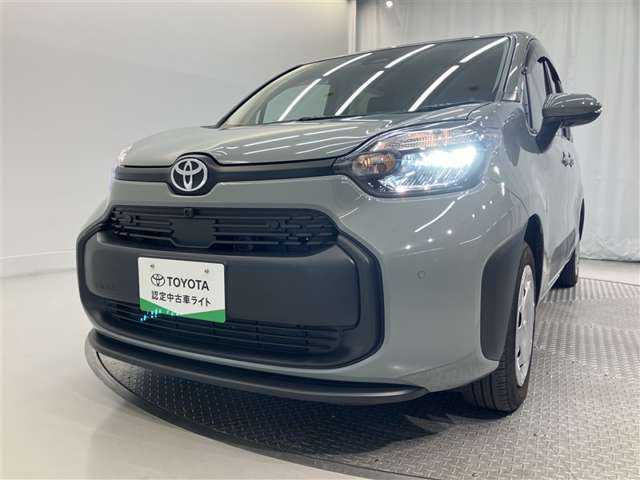 Toyota Sienta 5